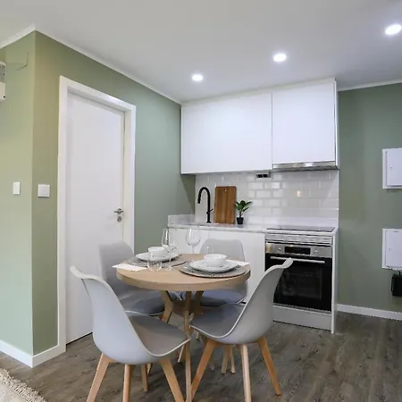 Loios And מלון דירות