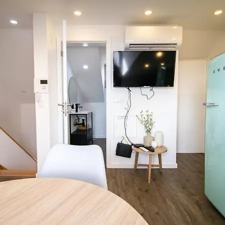 מלון דירות Loios And