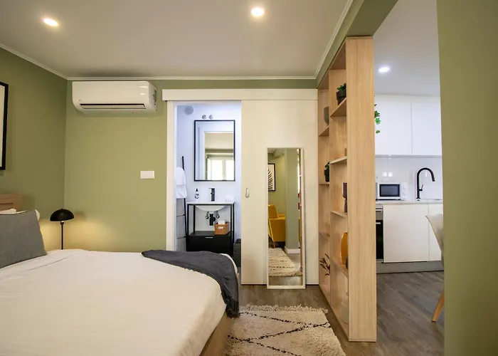 Aparthotel Loios And